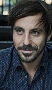 herec Emun Elliott