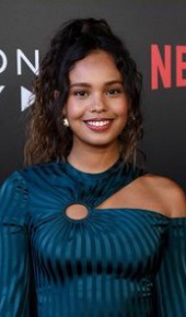 herec Alisha Boe