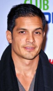 herec Nicholas Gonzalez