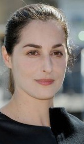 herec Amira Casar