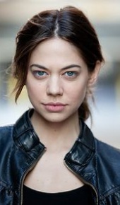 herec Analeigh Tipton