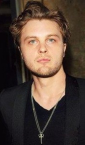 herec Michael Pitt