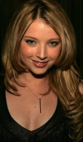 herec Elisabeth Harnois