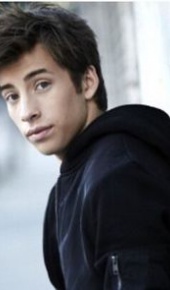 herec Jimmy Bennett