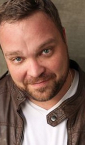 herec Drew Powell