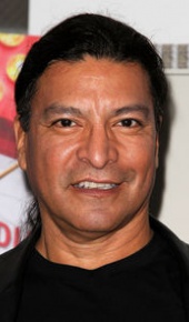 herec Gil Birmingham