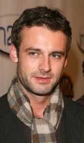 herec Callum Blue