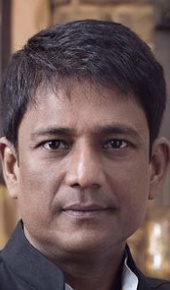 herec Adil Hussain