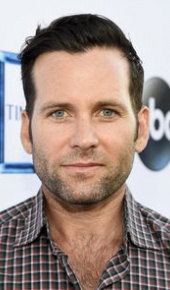 herec Eion Bailey