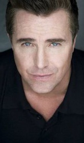 herec Paul McGillion