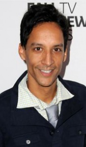 herec Danny Pudi