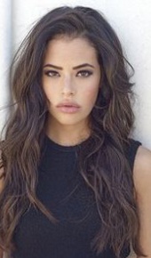 herec Chloe Bridges