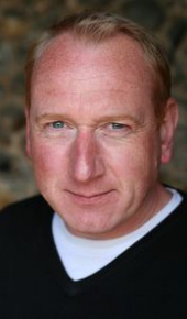 herec Adrian Scarborough