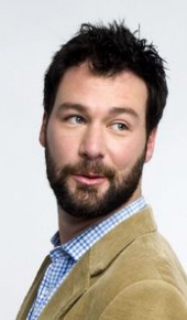 herec Jon Dore