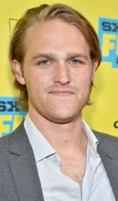 herec Wyatt Russell