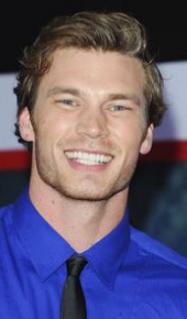 herec Derek Theler