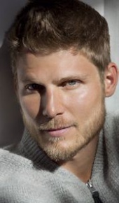 herec Travis Van Winkle