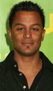 herec Yanic Truesdale