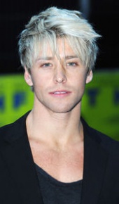 herec Mitch Hewer