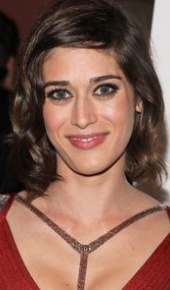 herec Lizzy Caplan