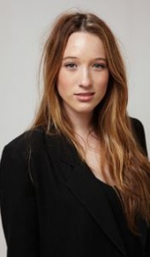 herec Sophie Lowe