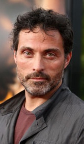 herec Rufus Sewell