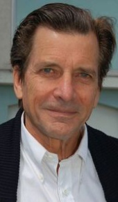 herec Dirk Benedict