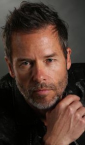 herec Guy Pearce