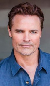 herec Dylan Neal