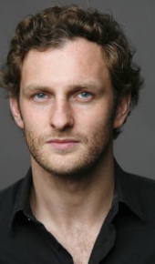 herec Steven Cree