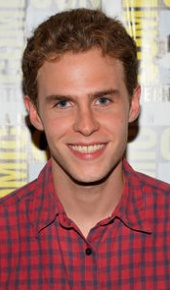 herec Iain De Caestecker