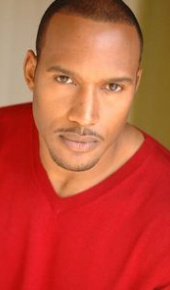 herec Henry Simmons