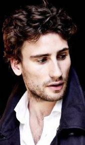 herec Edward Holcroft