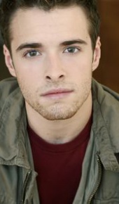 herec Corey Cott