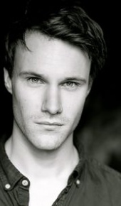 herec Hugh Skinner