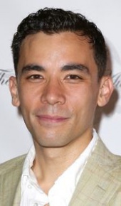 herec Conrad Ricamora