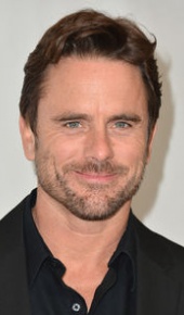 herec Charles Esten