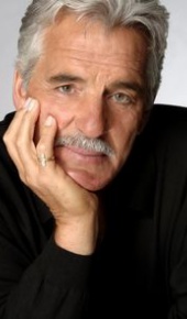 herec Dennis Farina