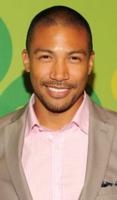 herec Charles Michael Davis