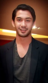 herec Reza Rahadian