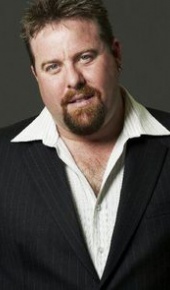 herec Shane Jacobson