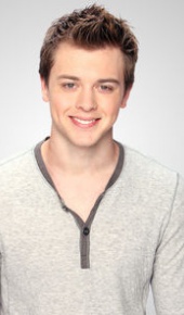 herec Chad Duell