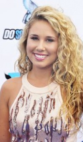 herec Haley Reinhart